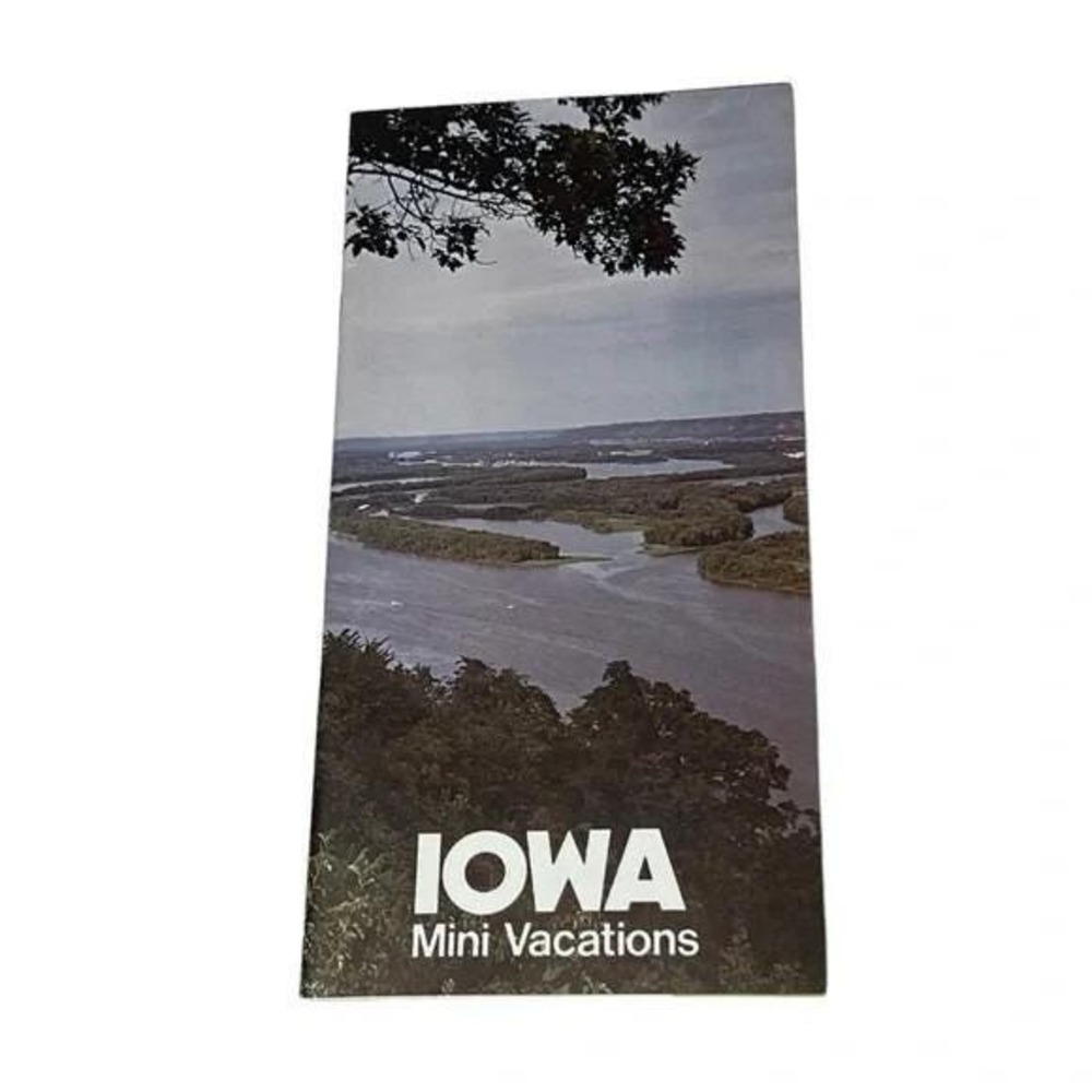 Iowa Mini Vacations Vintage Brochure‎ and Map